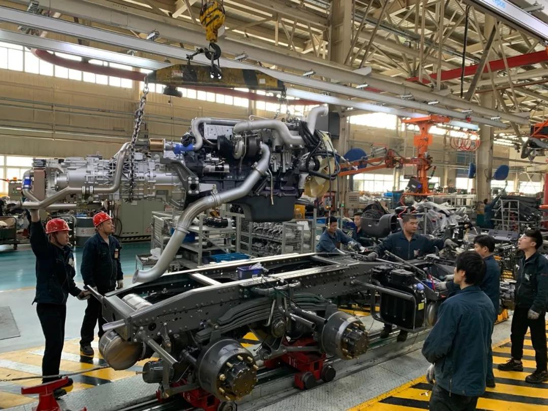 Manufacturing Process Of Sinotruk Heavy Duty Trucks At LUEN Factory 