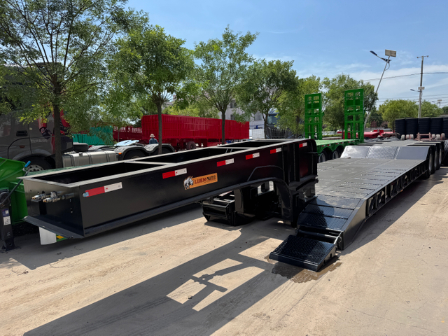 Lowboy Detachable Gooseneck Trailer