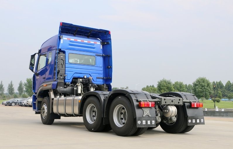 371HP 6X4 Prime Mover Sinotruk HOWO Trailer Head Heavy Duty Tractor Trucks