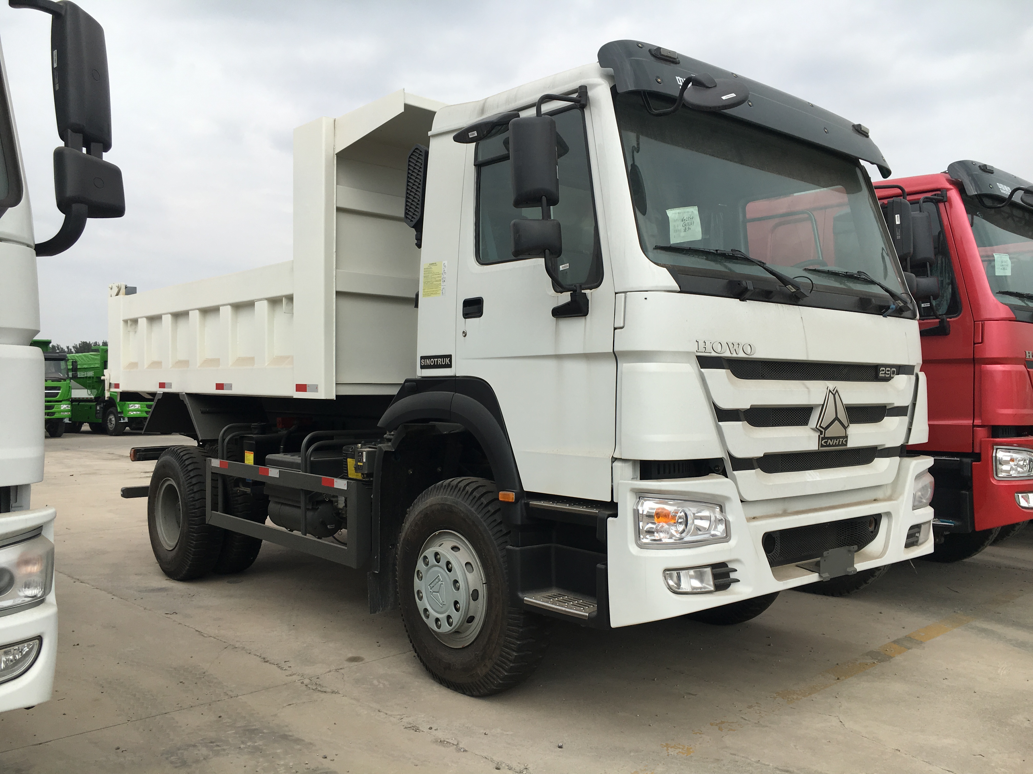 Isuzu Dump Trucks 4 Ton in Good Condition HOWO Truck Dump Box Used HOWO ...